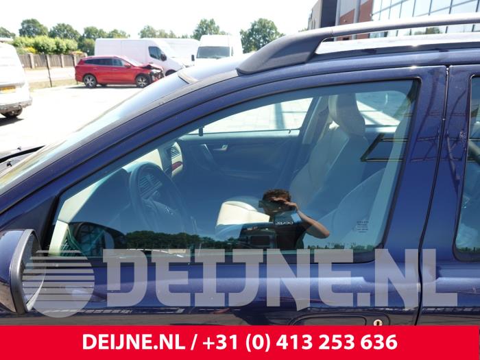 Volvo V70 2.4 T 20V AWD Vehículo de desguace (2000, Azul)
