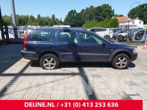 Volvo V70 2.4 T 20V AWD Vehículo de desguace (2000, Azul)