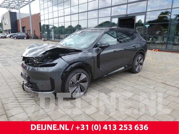 Lynk & Co 08 1.5 Core, More Vehículo de desguace (2025, Gris)