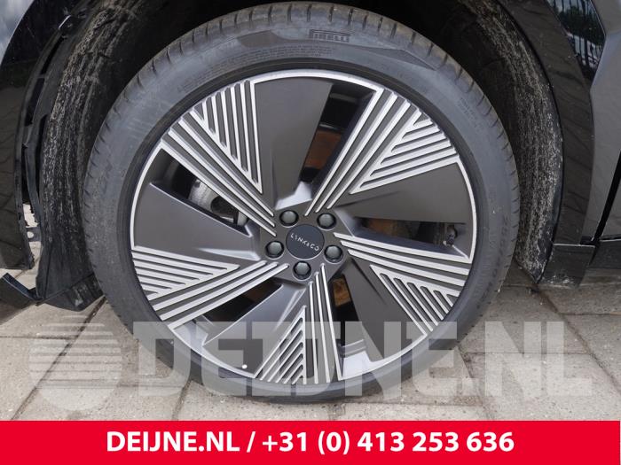 Lynk & Co 08 1.5 Core, More Vehículo de desguace (2025, Gris)