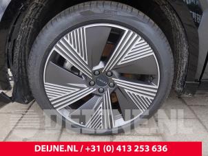 Lynk & Co 08 1.5 Core, More Vehículo de desguace (2025, Gris)