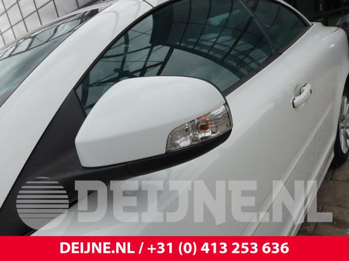 Volvo C70 2.0 D3 20V Vehículo de desguace (2011, Blanco)