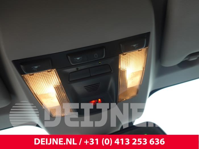 Volvo C70 2.0 D3 20V Vehículo de desguace (2011, Blanco)