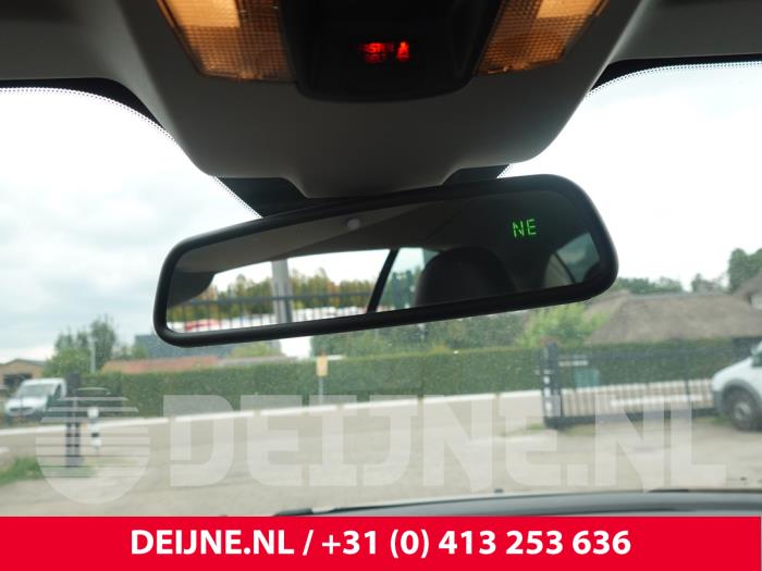 Volvo C70 2.0 D3 20V Vehículo de desguace (2011, Blanco)