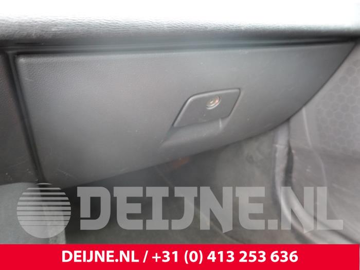 Volvo C70 2.0 D3 20V Vehículo de desguace (2011, Blanco)