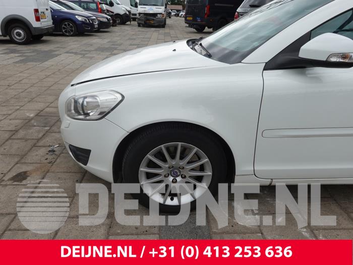Volvo C70 2.0 D3 20V Vehículo de desguace (2011, Blanco)