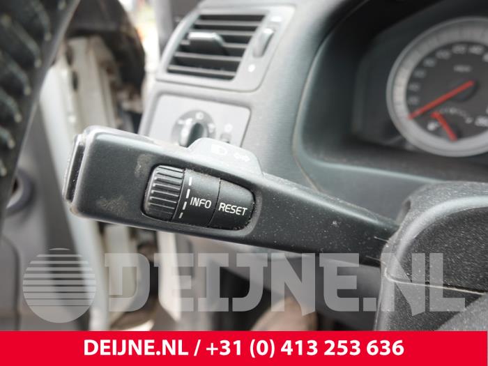 Volvo C70 2.0 D3 20V Vehículo de desguace (2011, Blanco)
