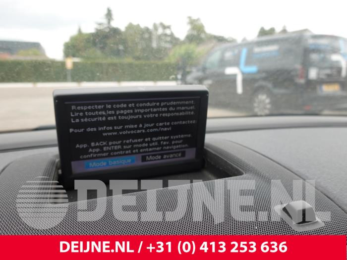 Volvo C70 2.0 D3 20V Vehículo de desguace (2011, Blanco)