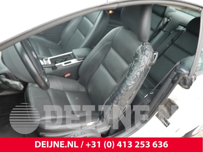 Volvo C70 2.0 D3 20V Vehículo de desguace (2011, Blanco)