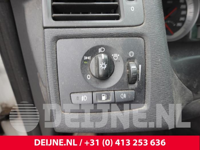Volvo C70 2.0 D3 20V Vehículo de desguace (2011, Blanco)