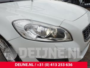 Volvo C70 2.0 D3 20V Vehículo de desguace (2011, Blanco)