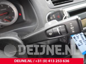 Volvo C70 2.0 D3 20V Vehículo de desguace (2011, Blanco)