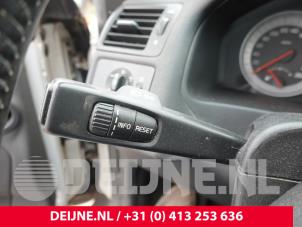 Volvo C70 2.0 D3 20V Vehículo de desguace (2011, Blanco)
