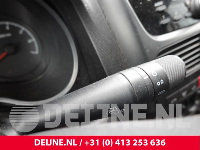 Opel Combo 1.3 CDTI 16V Vehículo de desguace (2017, Blanco)