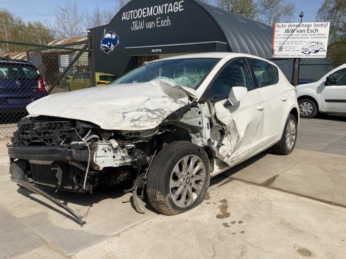 seat-leon-1-6-tdi-ecomotive-16v-salvage-vehicle-2015-white