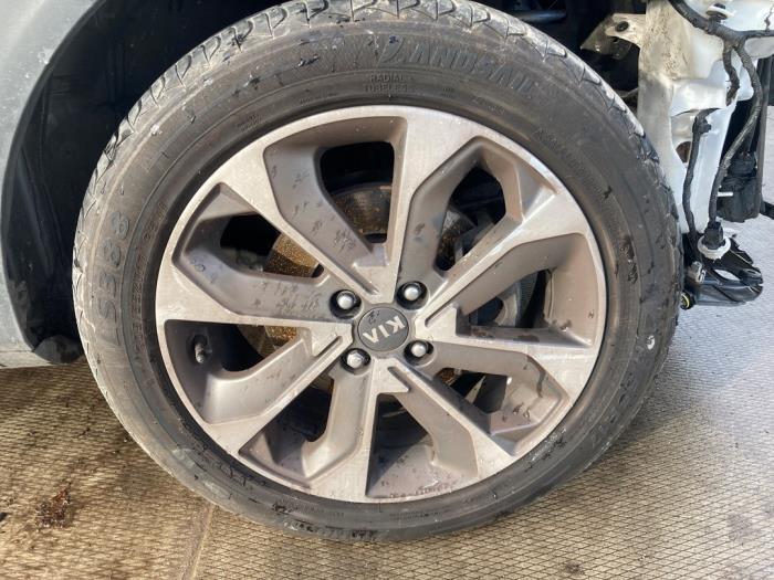 Kia Stonic 1.0i T-GDi 12V Épave (2018, Gris souris, Gris)