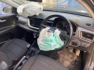 Kia Stonic 1.0i T-GDi 12V Épave (2018, Gris souris, Gris)