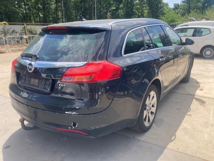 Opel Insignia Country Tourer 2.0 CDTI 16V 130 ecoFLEX Samochód złomowany (2011, Czarny)