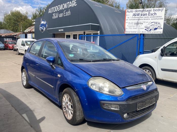 Fiat Punto Evo 1.3 JTD Multijet 85 16V Euro 5 Skrotfordon (2010, BLAUW)