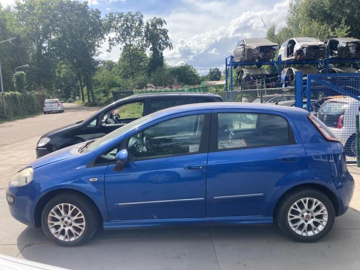 Fiat Punto Evo 1.3 JTD Multijet 85 16V Euro 5 Skrotfordon (2010, BLAUW)