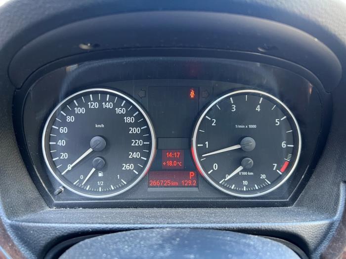 BMW 3 serie 320i 16V Samochód złomowany (2005, Metalik, Szary, Grafitowy)