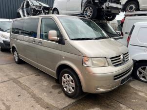 Volkswagen Transporter T5 2.5 TDi PF  (Schrott)