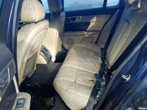 Jaguar XF 2.2 D S200 16V Épave (2015, Foncé, Bleu saphir, Noir saphir)