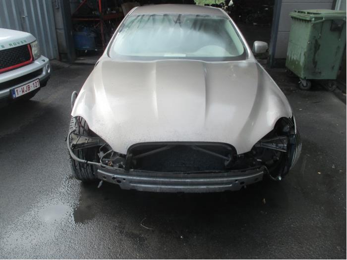 Jaguar XF 2.7 D V6 24V Épave (2008, Gris)