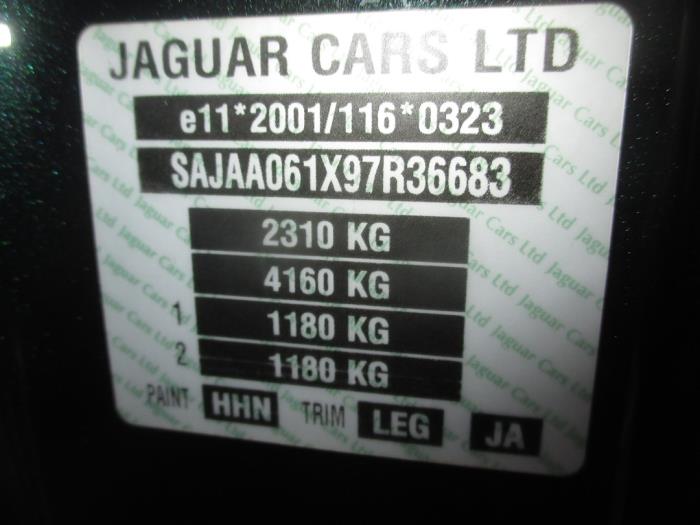 Jaguar XF 2.7 D V6 24V Salvage vehicle (2008, Green)