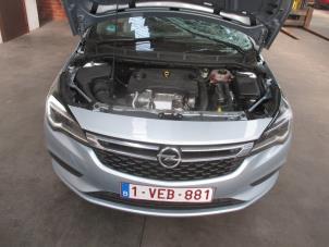Opel Astra K Sports Tourer 1.0 Turbo 12V Épave (2018, Gris)