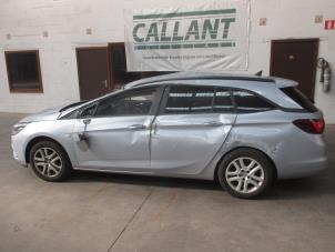 Opel Astra K Sports Tourer 1.0 Turbo 12V Épave (2018, Gris)
