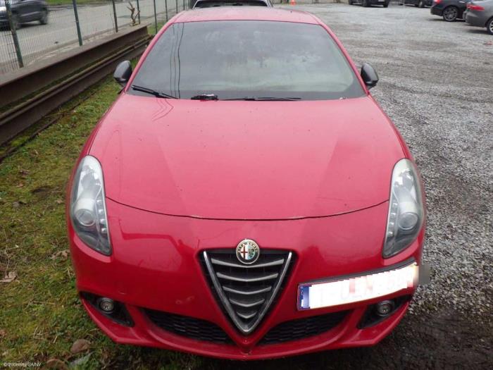 Alfa Romeo Giulietta 1.6 JTDm 16V Épave (2015, Rouge)