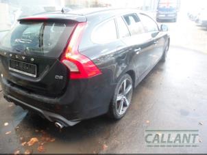 Volvo V60 I 2.0 D2 16V Vehículo de desguace (2016, Negro)