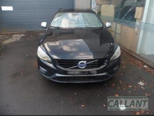 Volvo V60 I 2.0 D2 16V Vehículo de desguace (2016, Negro)
