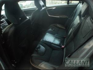Volvo V60 I 2.0 D2 16V Vehículo de desguace (2016, Negro)