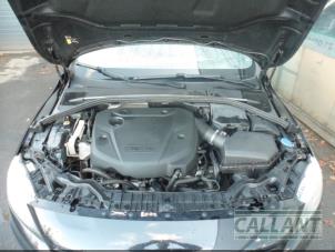 Volvo V60 I 2.0 D2 16V Vehículo de desguace (2016, Negro)