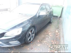 Volvo V60 I 2.0 D2 16V Vehículo de desguace (2016, Negro)