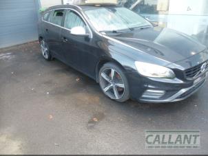 Volvo V60 I 2.0 D2 16V Vehículo de desguace (2016, Negro)