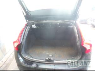 Volvo V60 I 2.0 D2 16V Vehículo de desguace (2016, Negro)