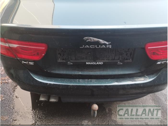 Jaguar XE 2.0d 180 16V Schrottauto (2016, Grün)