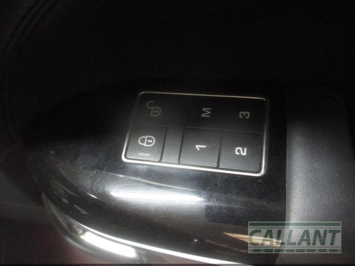 Landrover Range Rover IV 4.4 SDV8 32V Skrotfordon (2014, GRIJS)