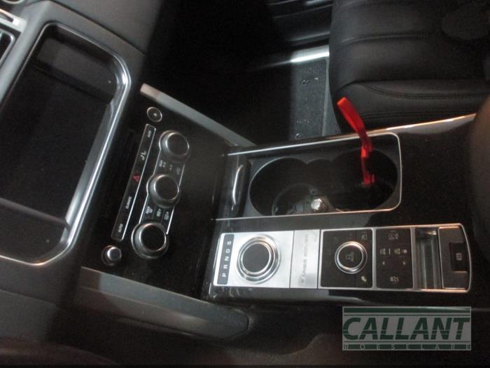 Landrover Range Rover IV 4.4 SDV8 32V Skrotfordon (2014, GRIJS)