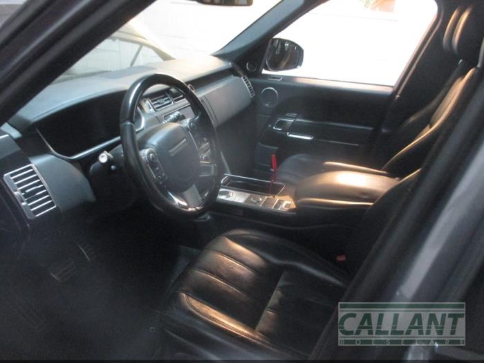 Landrover Range Rover IV 4.4 SDV8 32V Skrotfordon (2014, GRIJS)