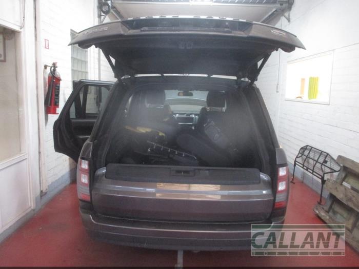 Landrover Range Rover IV 4.4 SDV8 32V Skrotfordon (2014, GRIJS)