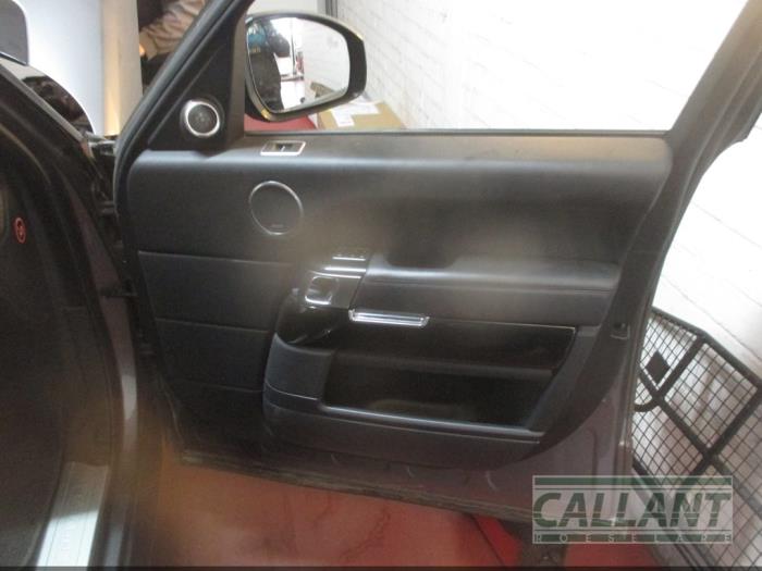 Landrover Range Rover IV 4.4 SDV8 32V Skrotfordon (2014, GRIJS)