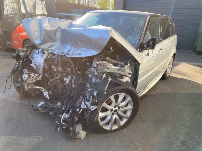 Landrover Range Rover Sport 3.0 D250 MHEV Skrotfordon (2021, HAKUBA SILVER)