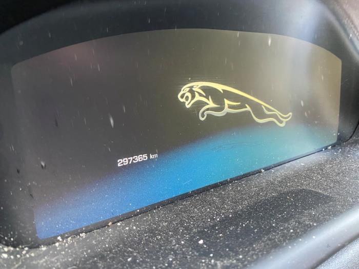 Jaguar XJ 3.0 D V6 24V Épave (2013, Gris)