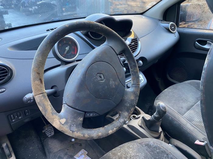 Renault Twingo II 1.5 dCi 90 FAP Skrotfordon (2014, ROOD)
