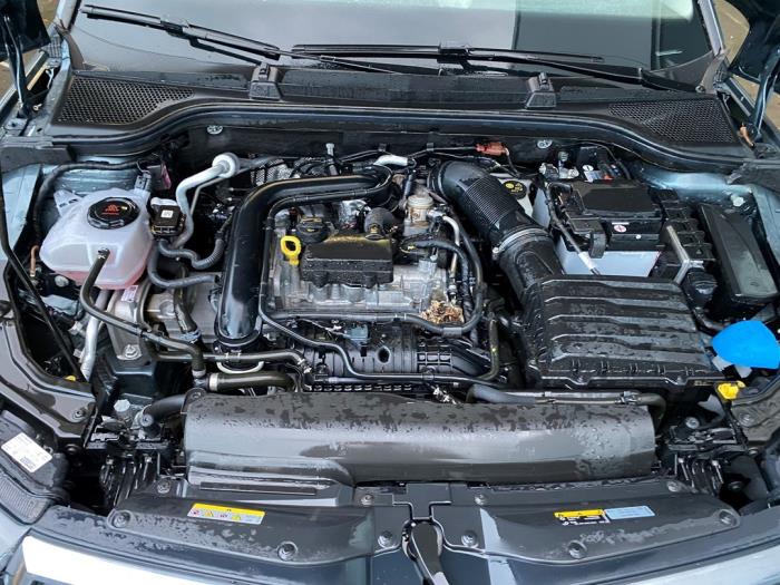 Skoda Kamiq 1.0 TSI 12V Épave (2021, Gris)