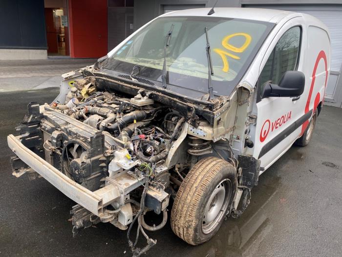 Citroen Berlingo 1.6 HDi 90 Samochód złomowany (2016, Bialy)